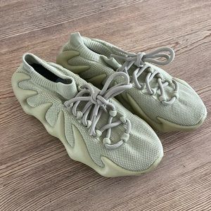 Yeezy boost 450 size 7.5 worn 20 min max in excellent condition